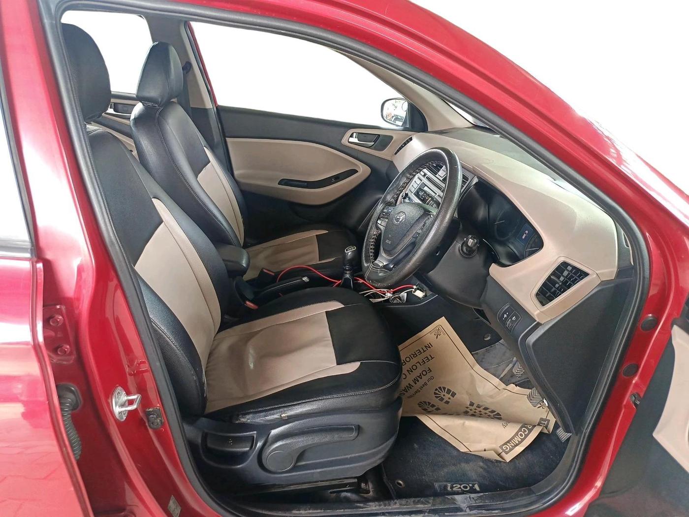2015 Hyundai Elite i20 ASTA 1.2, Petrol, Manual, 1,51,739 km, interior