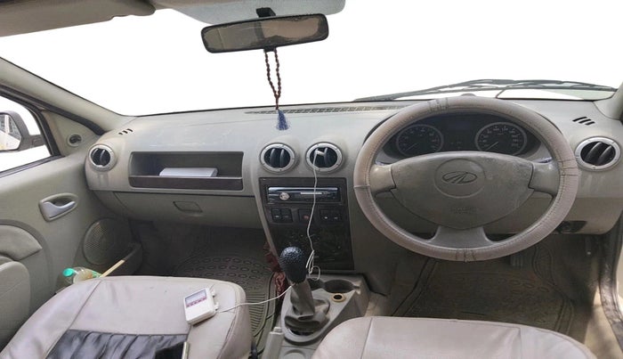 2011 Mahindra Verito 1.5 D6, Diesel, Manual, 1,64,183 km, interior