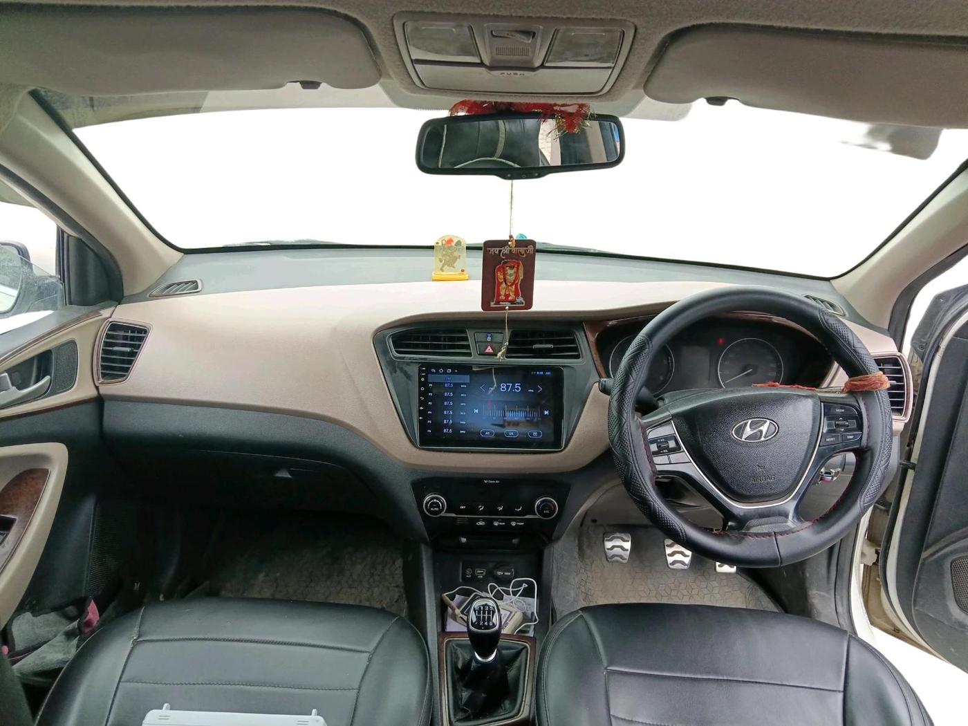 2015 Hyundai Elite i20 ASTA 1.4 CRDI, Diesel, Manual, 1,08,094 km, interior