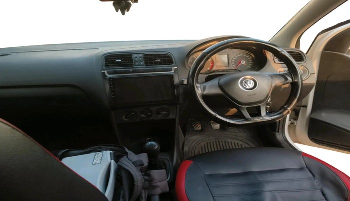 2016 Volkswagen Polo COMFORTLINE 1.2L, Petrol, Manual, 1,05,508 km, interior