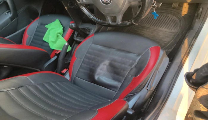 2016 Volkswagen Polo COMFORTLINE 1.2L, Petrol, Manual, 1,05,508 km, interior