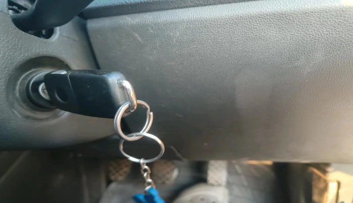 2016 Volkswagen Polo COMFORTLINE 1.2L, Petrol, Manual, 1,05,508 km, interior