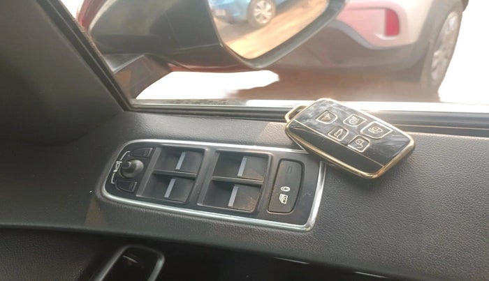 2017 Jaguar F- PACE PURE 2.0d, Diesel, Automatic, 97,341 km, interior