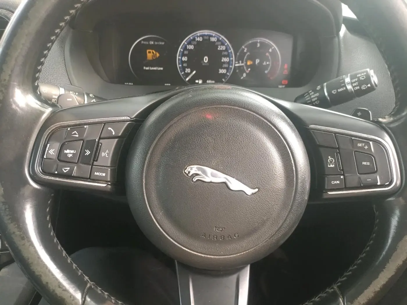 2017 Jaguar F- PACE PURE 2.0d, Diesel, Automatic, 97,341 km, interior