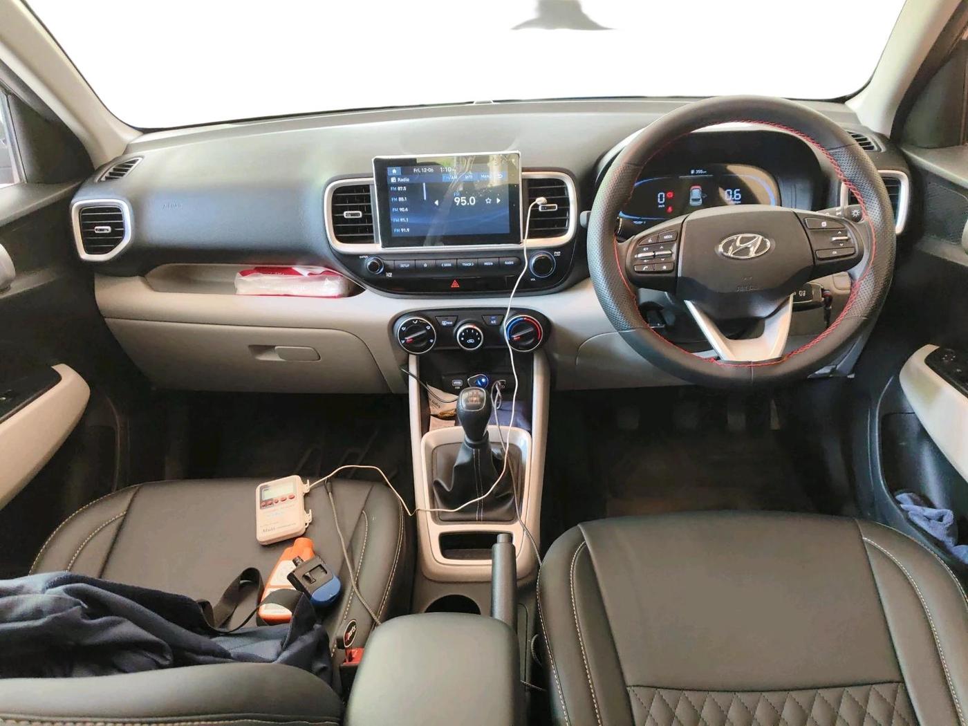 2025 Hyundai VENUE S (O) Plus 1.2 Petrol , Petrol, Manual, 8,739 km, interior
