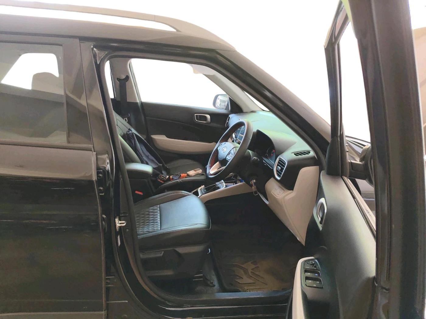 2025 Hyundai VENUE S (O) Plus 1.2 Petrol , Petrol, Manual, 8,739 km, interior