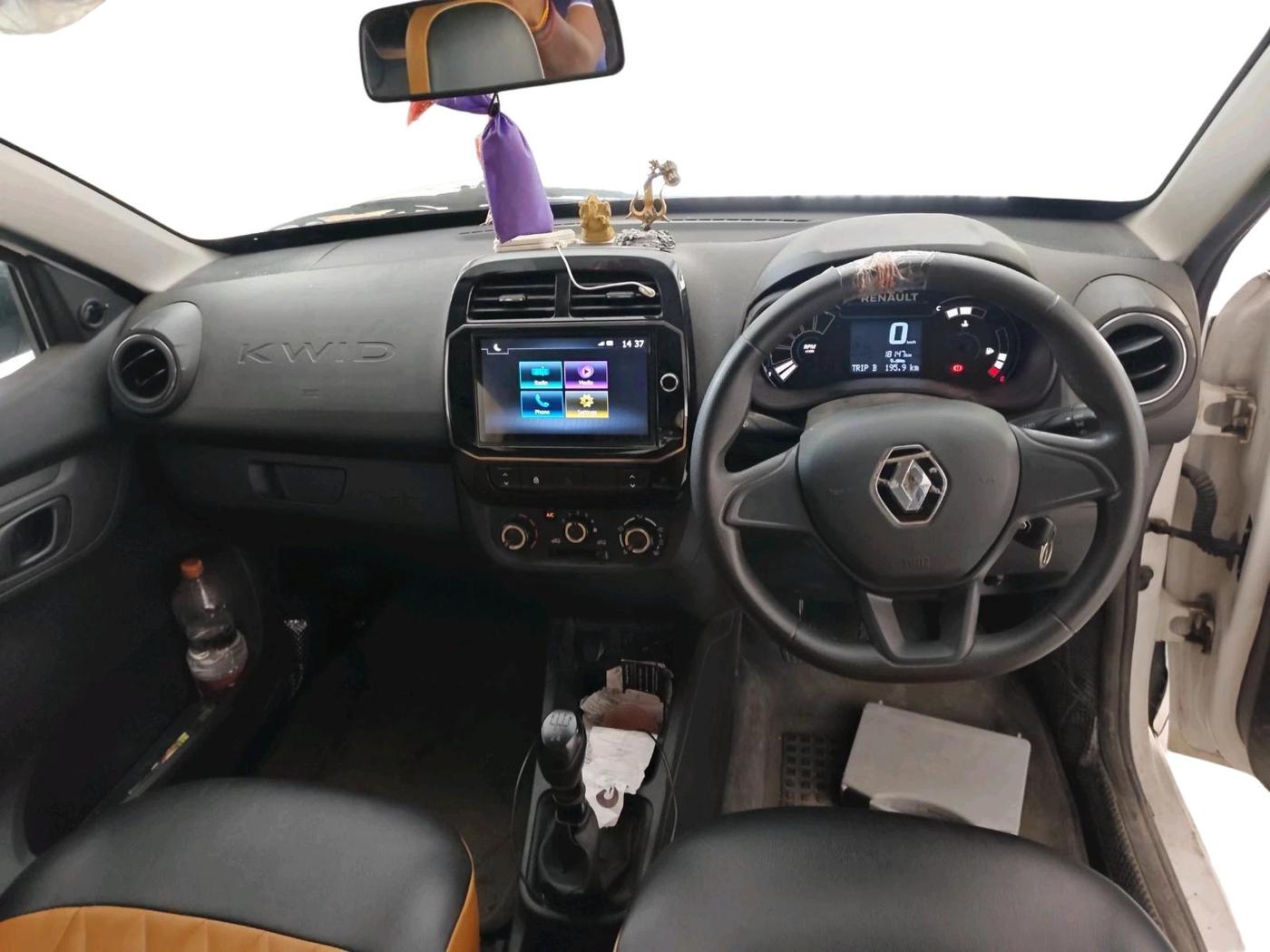 2024 Renault Kwid RXL 1.0 (O), Petrol, Manual, 18,147 km, interior