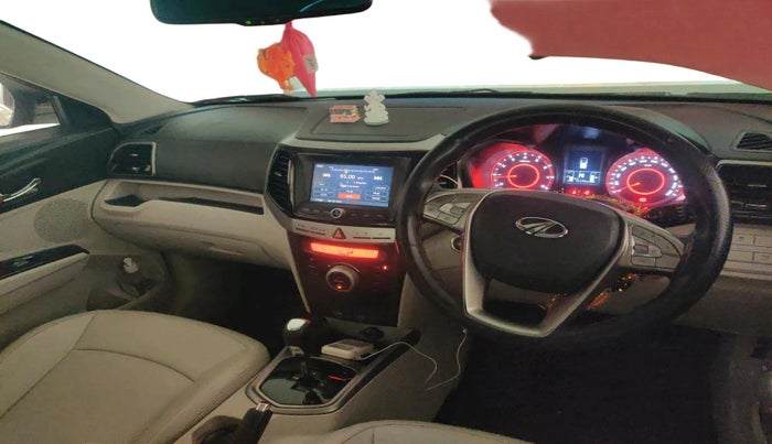 2021 Mahindra XUV300 W8 (O) 1.2 PETROL AMT DUAL TONE, Petrol, Automatic, 61,158 km, interior