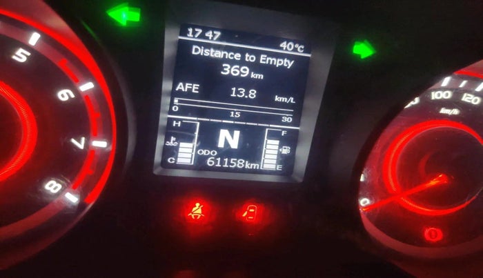 2021 Mahindra XUV300 W8 (O) 1.2 PETROL AMT DUAL TONE, Petrol, Automatic, 61,158 km, interior