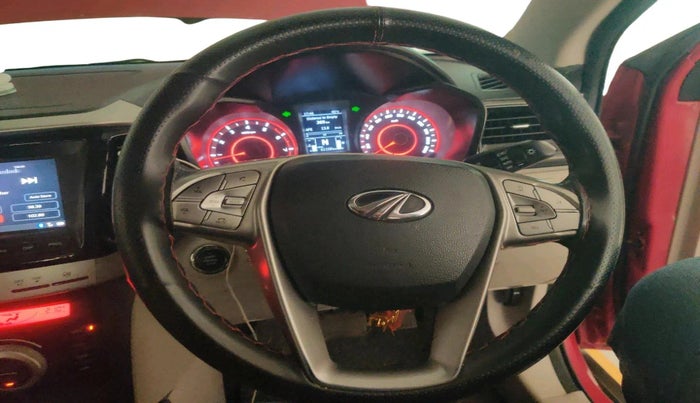 2021 Mahindra XUV300 W8 (O) 1.2 PETROL AMT DUAL TONE, Petrol, Automatic, 61,158 km, interior