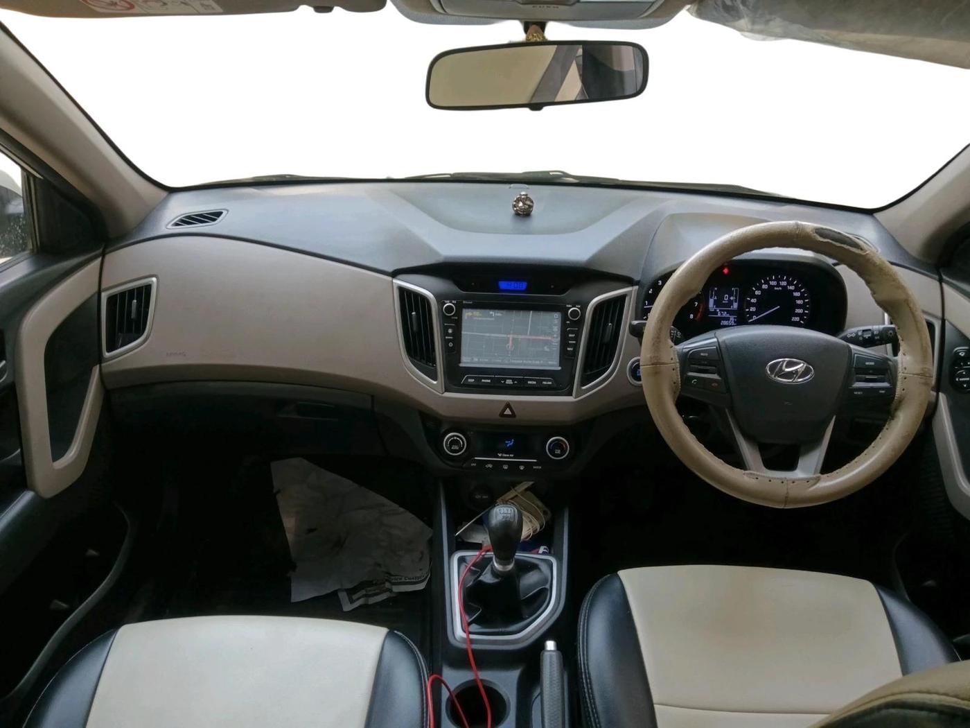 2017 Hyundai Creta SX PLUS 1.6 PETROL, Petrol, Manual, 28,659 km, interior
