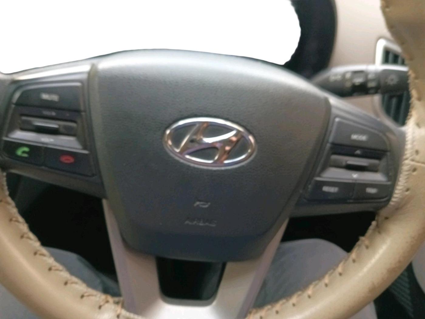 2017 Hyundai Creta SX PLUS 1.6 PETROL, Petrol, Manual, 28,659 km, interior