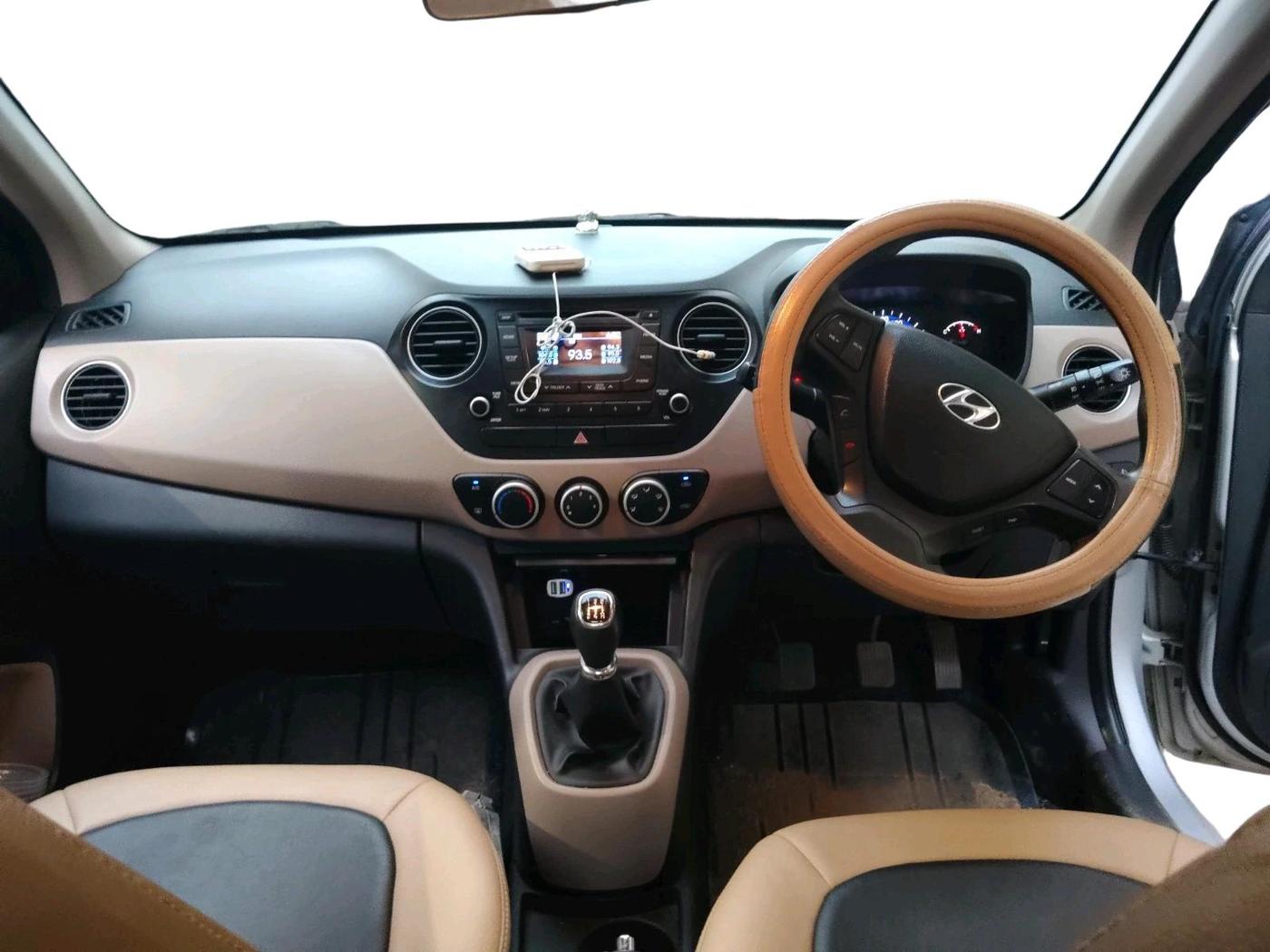 2015 Hyundai Xcent S 1.2, Petrol, Manual, 32,716 km, interior
