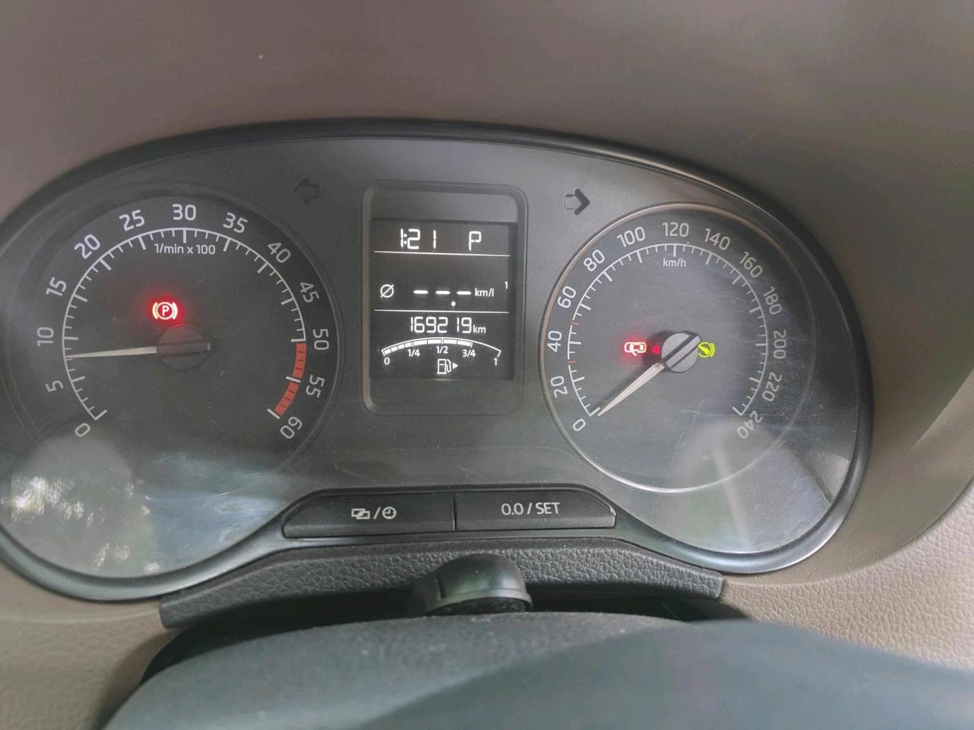 2016 Skoda Rapid STYLE 1.5 TDI AT, Diesel, Automatic, 1,69,219 km, interior