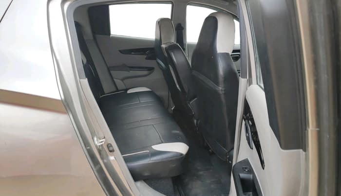 2016 Mahindra Kuv100 K8 D 6 STR, Diesel, Manual, 52,200 km, interior