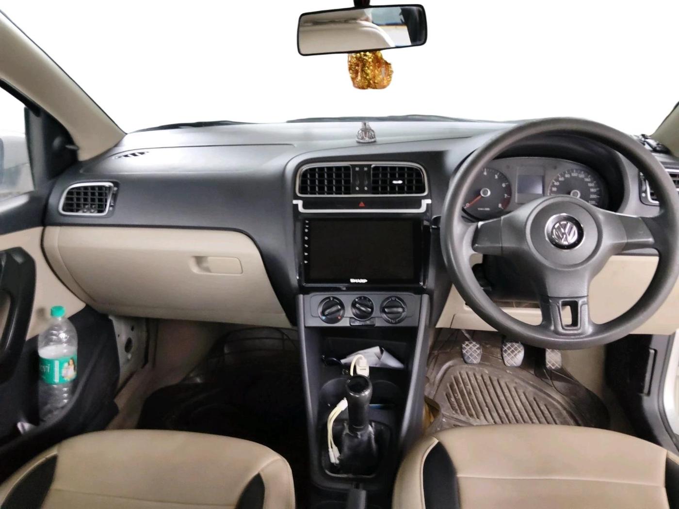 2012 Volkswagen Polo COMFORTLINE 1.2L PETROL, Petrol, Manual, 1,41,238 km, interior