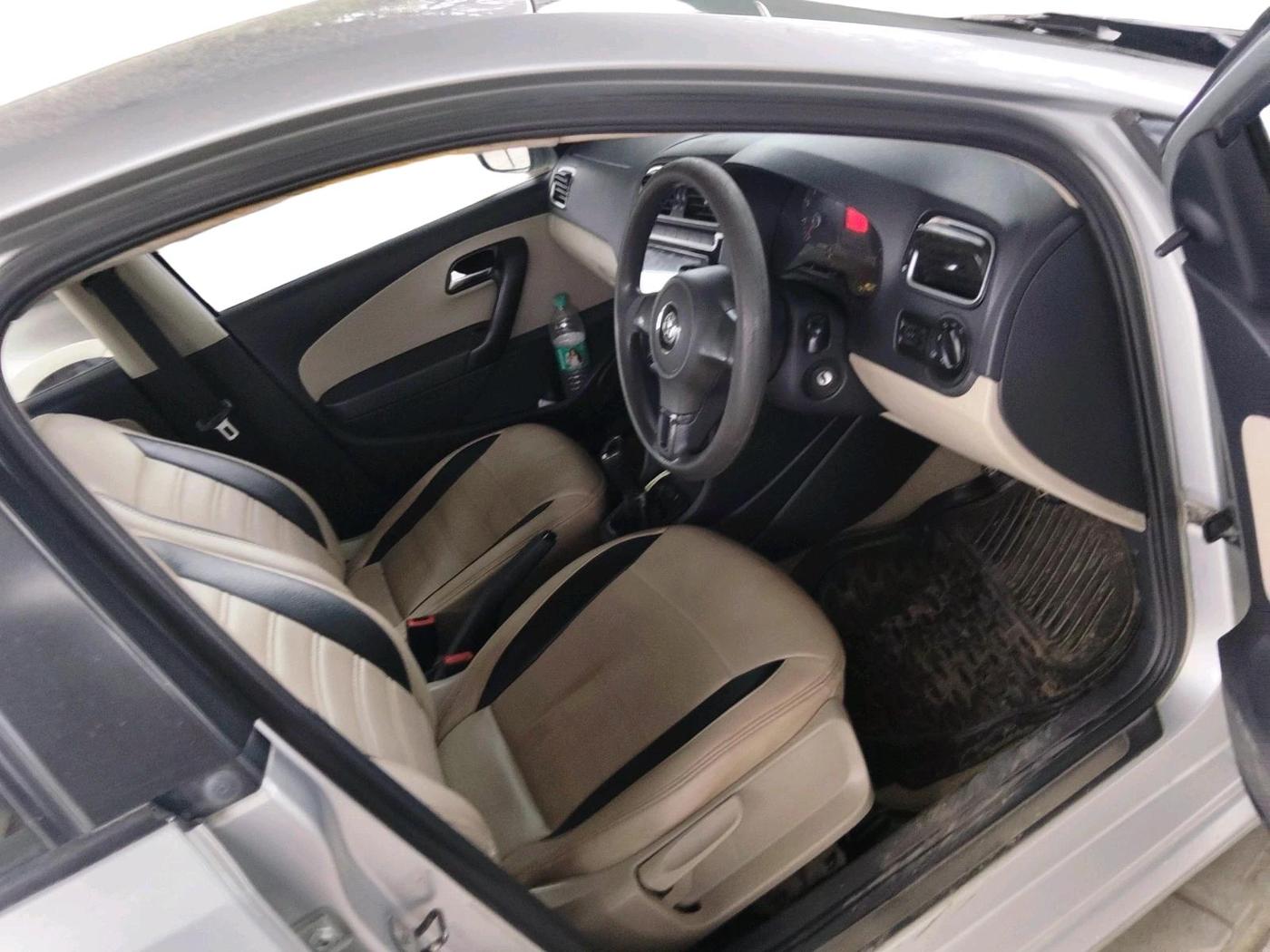 2012 Volkswagen Polo COMFORTLINE 1.2L PETROL, Petrol, Manual, 1,41,238 km, interior