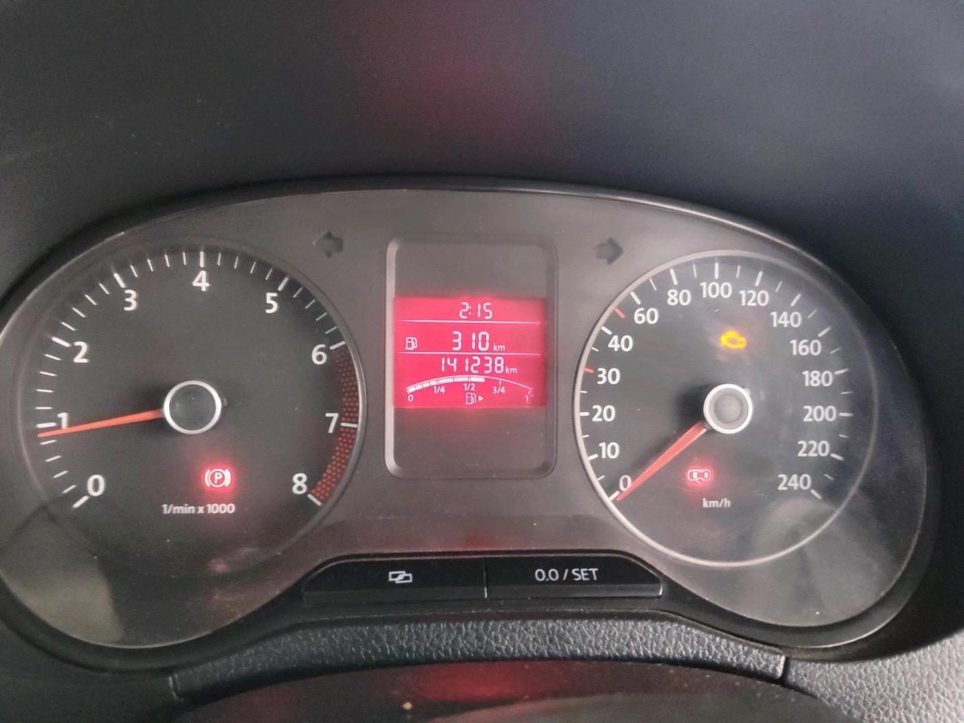 2012 Volkswagen Polo COMFORTLINE 1.2L PETROL, Petrol, Manual, 1,41,238 km, interior