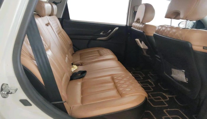 2021 Mahindra XUV500 W11, Diesel, Manual, 99,455 km, interior