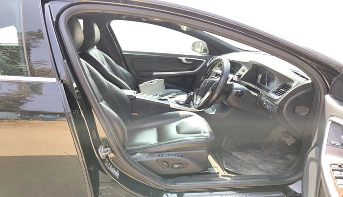 2016 Volvo S60 Momentum D4, Diesel, Automatic, 95,650 km, interior