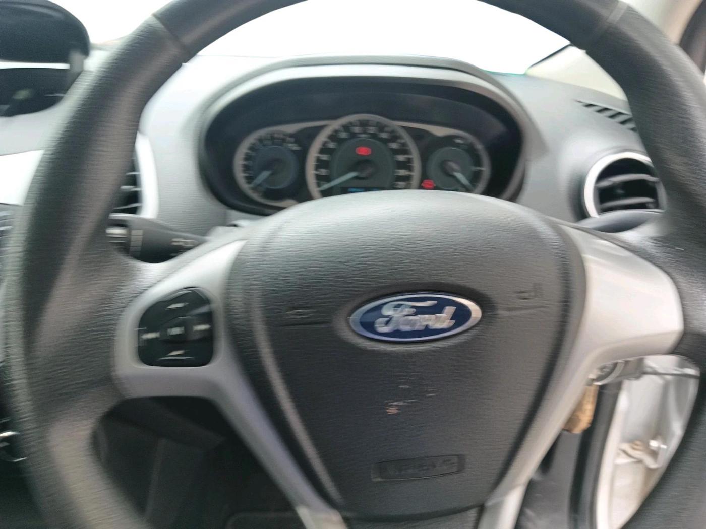 2016 Ford New Figo TREND 1.2 PETROL, Petrol, Manual, 1,44,956 km, interior