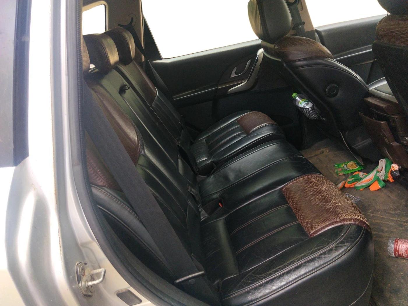 2012 Mahindra XUV500 W8, Diesel, Manual, 1,07,637 km, interior