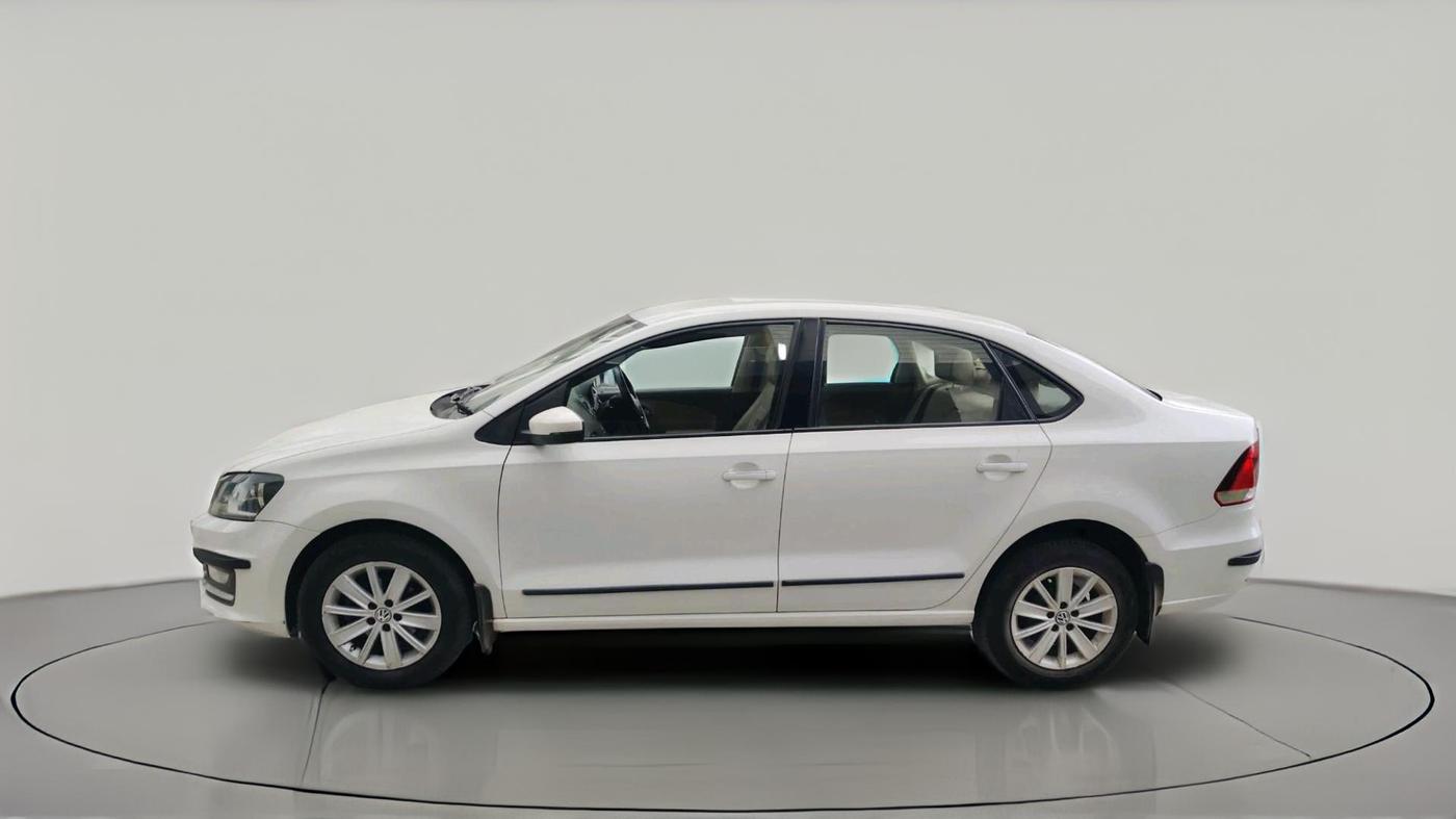 2016 Volkswagen Vento HIGHLINE 1.6 MPI, Petrol, Manual, 1,60,094 km, exterior