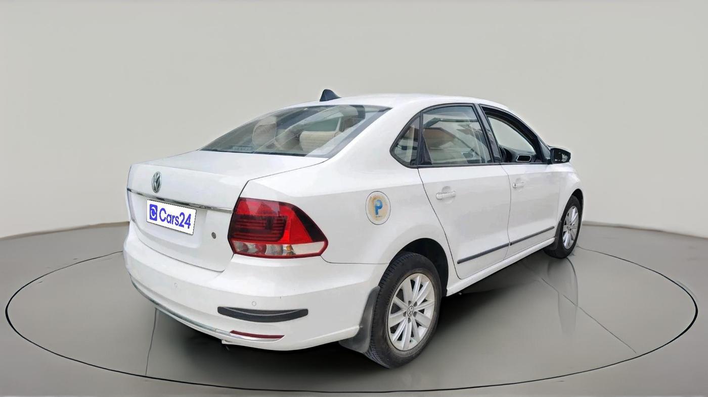 2016 Volkswagen Vento HIGHLINE 1.6 MPI, Petrol, Manual, 1,60,094 km, exterior