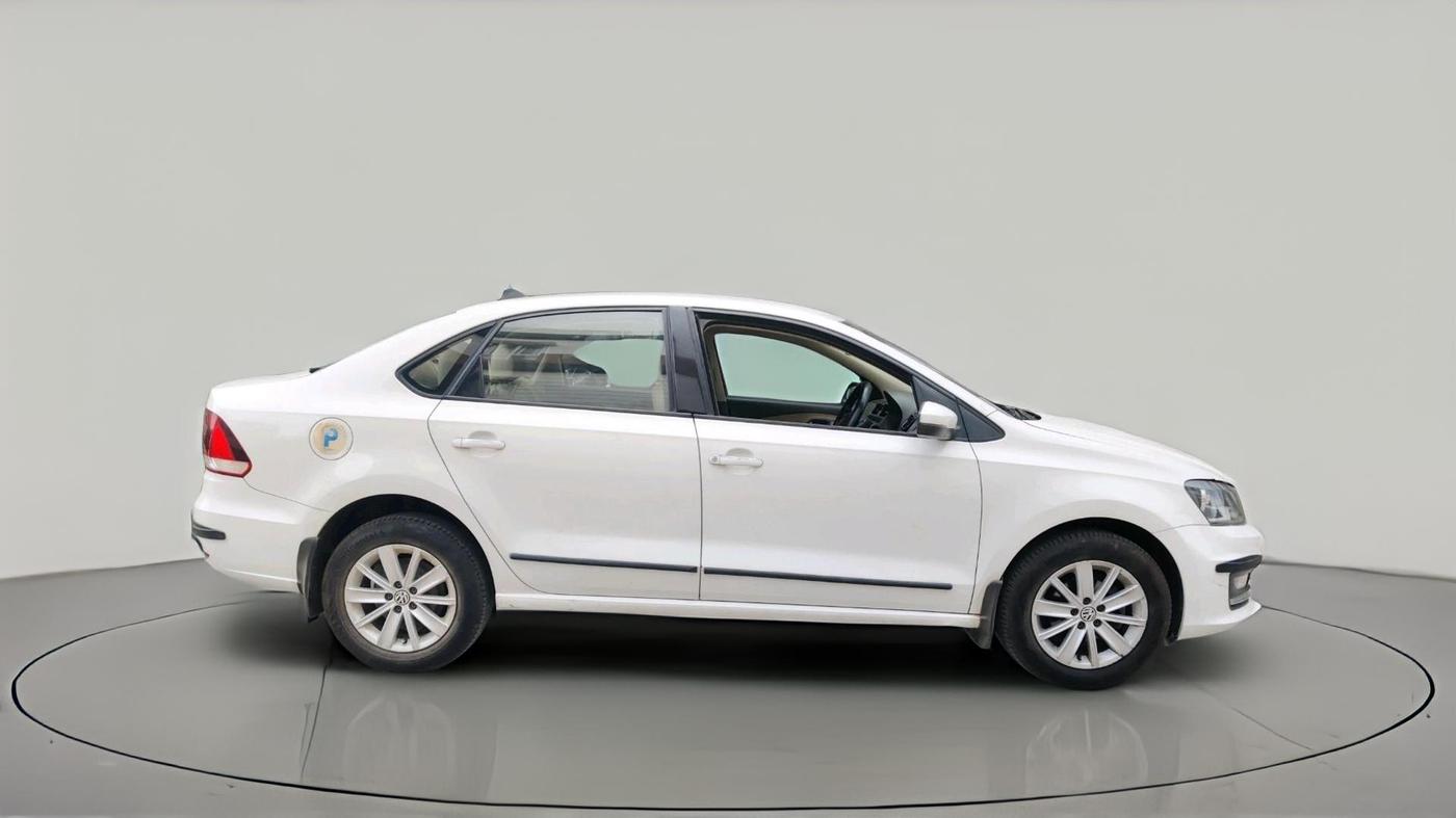 2016 Volkswagen Vento HIGHLINE 1.6 MPI, Petrol, Manual, 1,60,094 km, exterior