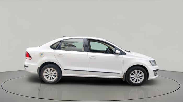 2016 Volkswagen Vento HIGHLINE 1.6 MPI, Petrol, Manual, 1,60,094 km, exterior