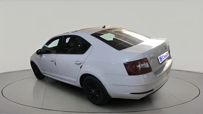 2018 Skoda Octavia 2.0 TDI L&K AT, Diesel, Automatic, 1,68,288 km, exterior