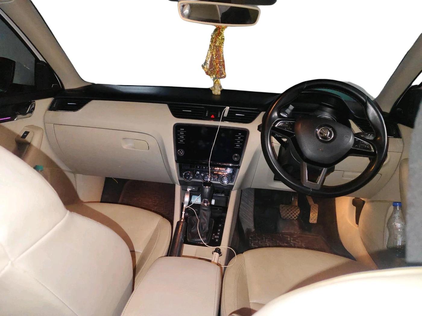 2018 Skoda Octavia 2.0 TDI L&K AT, Diesel, Automatic, 1,68,288 km, interior