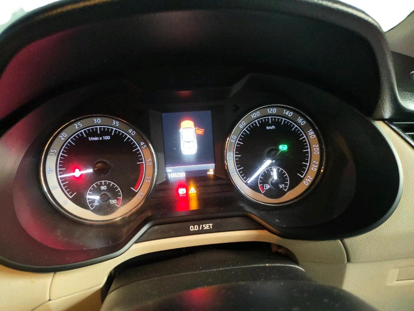 2018 Skoda Octavia 2.0 TDI L&K AT, Diesel, Automatic, 1,68,288 km, interior