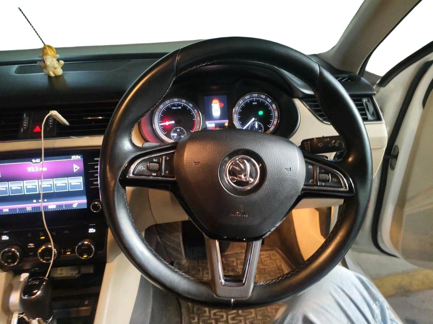 2018 Skoda Octavia 2.0 TDI L&K AT, Diesel, Automatic, 1,68,288 km, interior