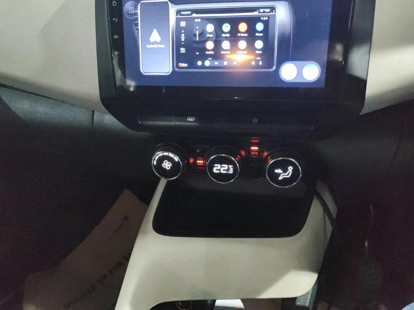 2021 Nissan MAGNITE XL TURBO, Petrol, Manual, 64,870 km, interior