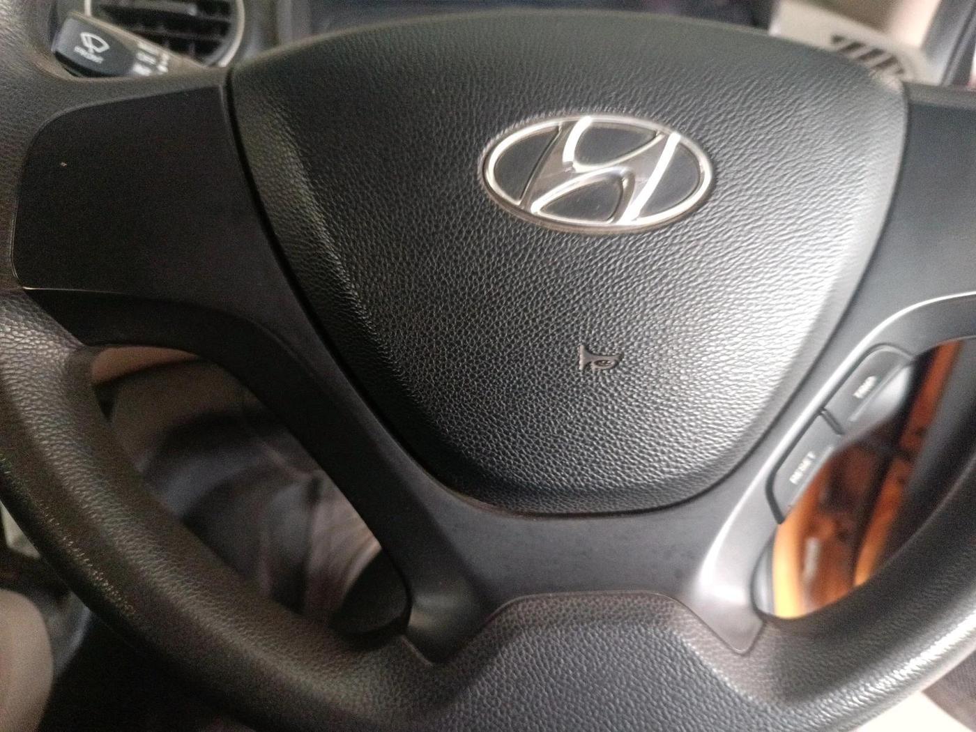 2014 Hyundai Grand i10 SPORTZ 1.1 CRDI, Diesel, Manual, 99,363 km, interior