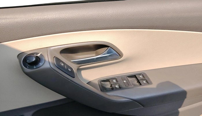 2015 Volkswagen Vento HIGHLINE PETROL AT, Petrol, Automatic, 70,000 km, interior