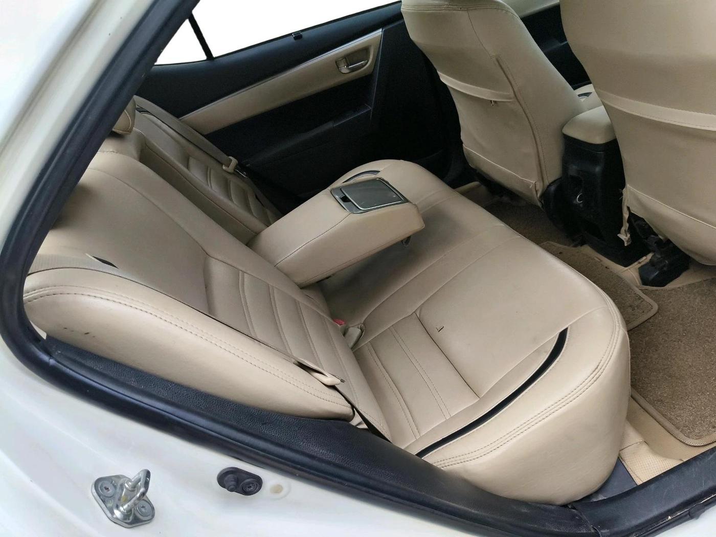 2014 Toyota Corolla Altis G DIESEL, Diesel, Manual, 2,09,688 km, interior