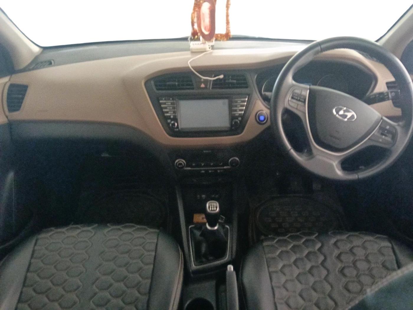 2017 Hyundai Elite i20 ASTA 1.2 (O), Petrol, Manual, 24,546 km, interior