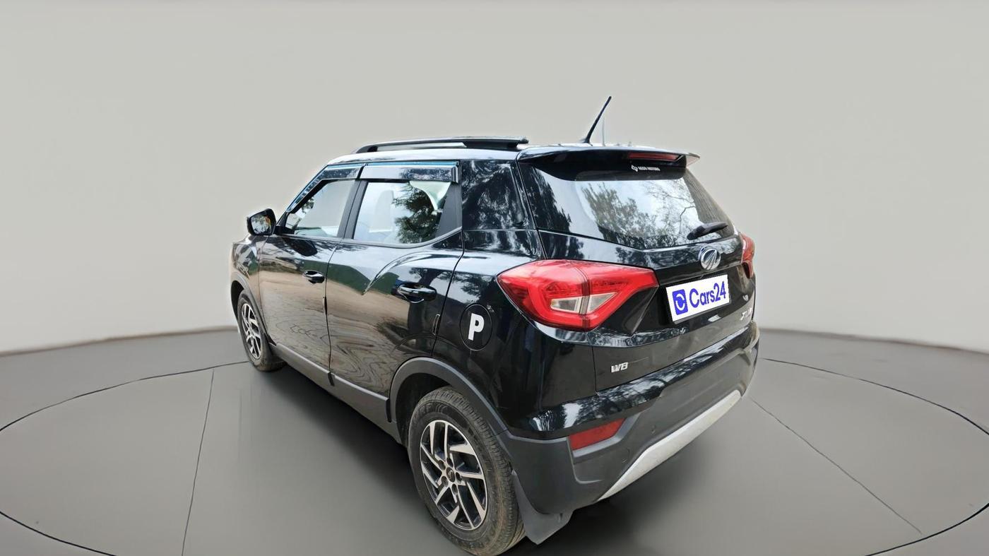 2022 Mahindra XUV300 W8 (O) 1.2 PETROL, Petrol, Manual, 21,229 km, exterior