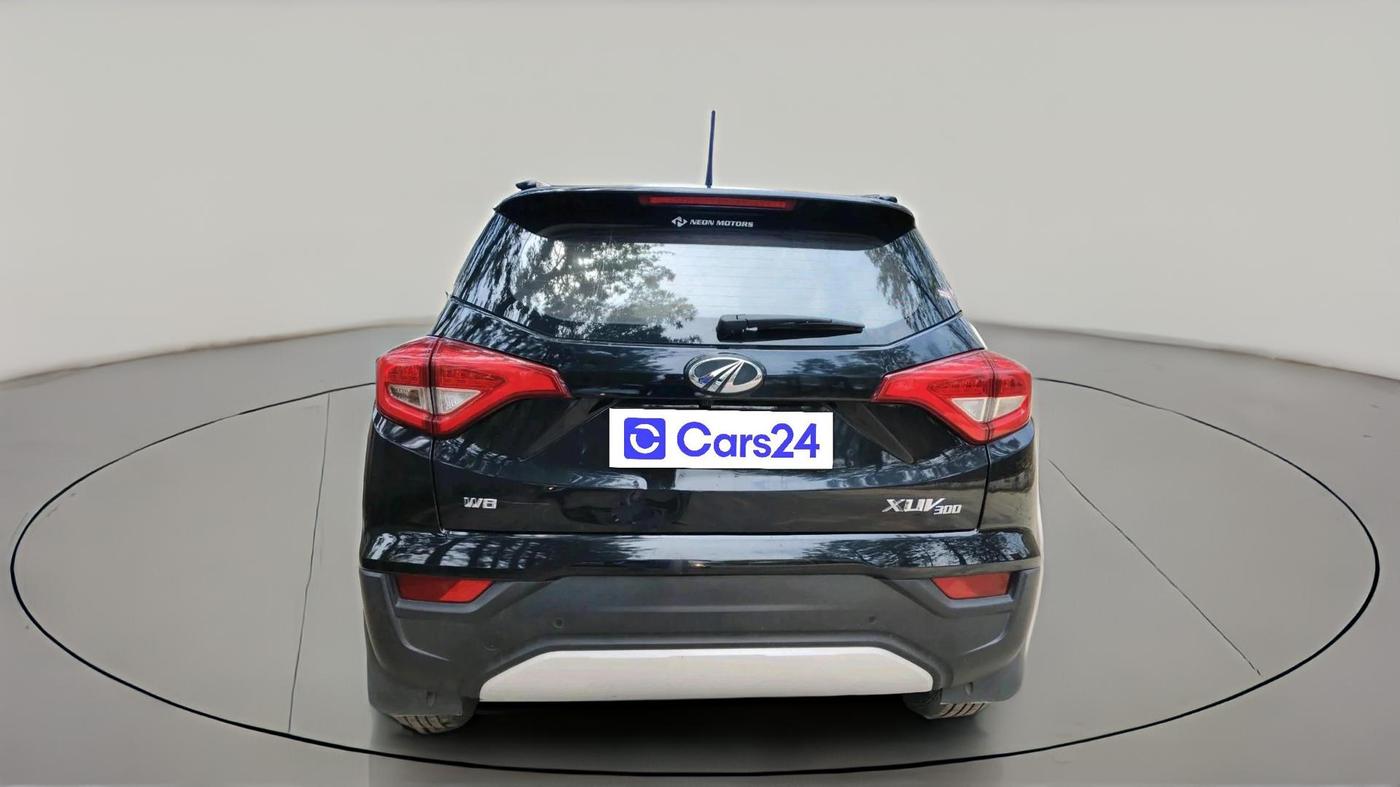 2022 Mahindra XUV300 W8 (O) 1.2 PETROL, Petrol, Manual, 21,229 km, exterior