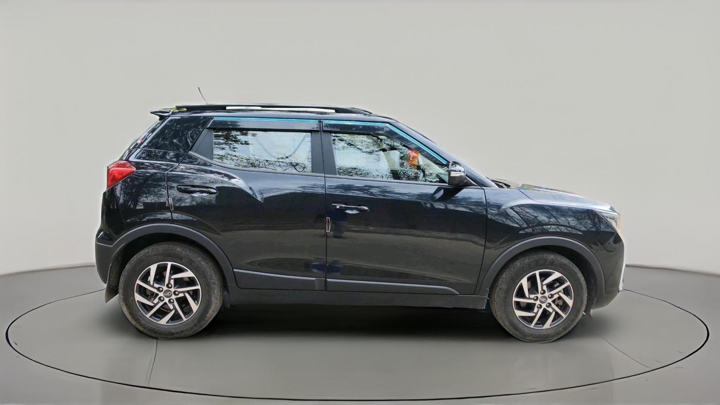 2022 Mahindra XUV300 W8 (O) 1.2 PETROL, Petrol, Manual, 21,229 km, exterior