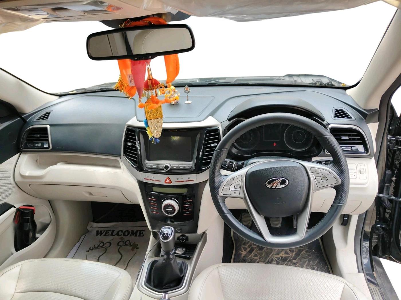 2022 Mahindra XUV300 W8 (O) 1.2 PETROL, Petrol, Manual, 21,229 km, interior