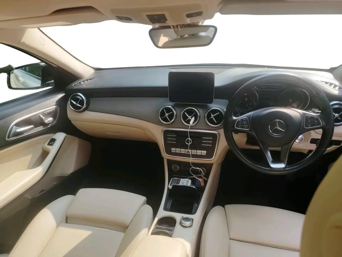 2019 Mercedes Benz GLA Class 220D 4MATIC, Diesel, Automatic, 33,212 km, interior