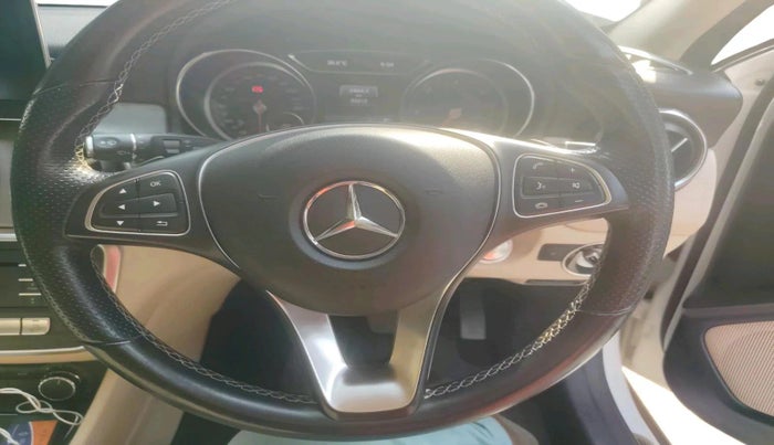 2019 Mercedes Benz GLA Class 220D 4MATIC, Diesel, Automatic, 33,212 km, interior
