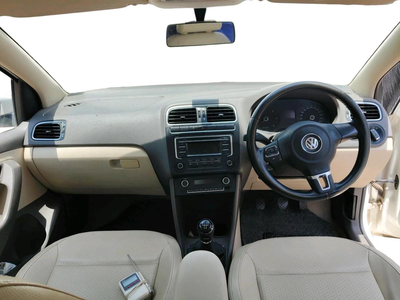 2013 Volkswagen Vento HIGHLINE DIESEL 1.6, Diesel, Manual, 1,01,874 km, interior