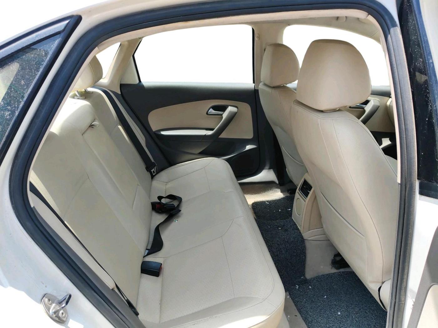 2013 Volkswagen Vento HIGHLINE DIESEL 1.6, Diesel, Manual, 1,01,874 km, interior