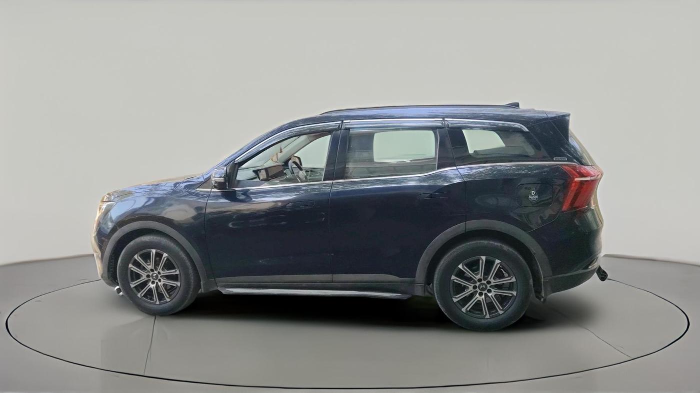 2022 Mahindra XUV700 AX 7 D AT AWD 7 STR, Diesel, Automatic, 85,469 km, exterior