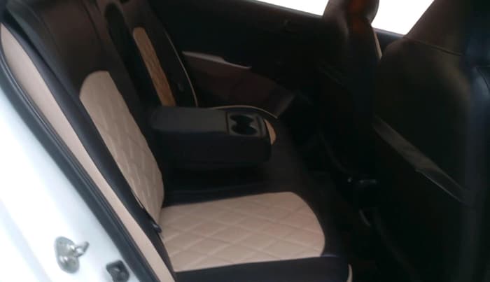 2019 Hyundai Xcent BASE 1.2, CNG, Manual, 1,03,872 km, interior