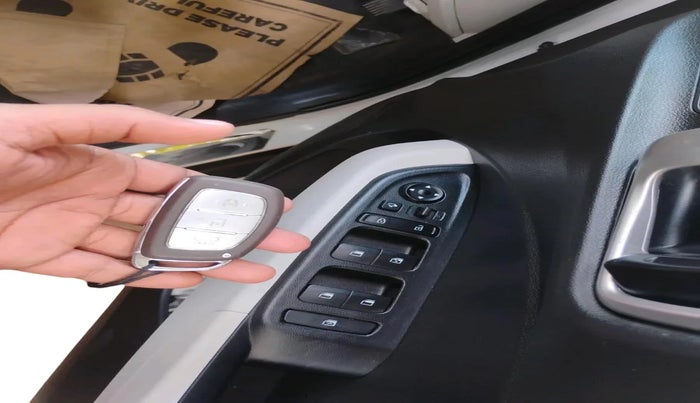 2024 Hyundai VENUE SX 1.2 PETROL, Petrol, Manual, 12,527 km, interior